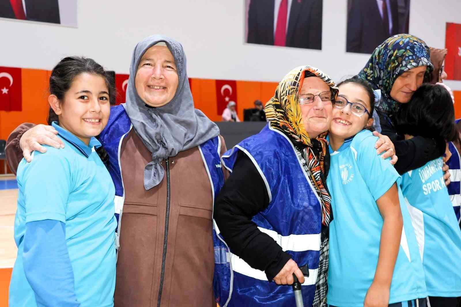 umraniye-de-dunya-yaslilar-gunu-nde-kusaklar-arasi-bulusma