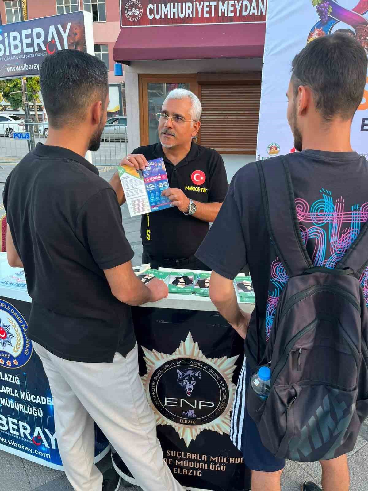 elazig-da-vatandaslar-polis-ekipleri-tarafindan-bilgilendirildi
