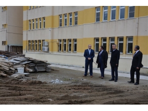 Edremit Anadolu Lisesinde Resim Sergisi Düzenlendi