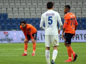 Medipol Başakşehir 3 Hafta Sonra Puan Kaybetti