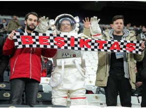 Spor Toto Süper Lig: Beşiktaş: 0 - Bursaspor: 0 (Maç Devam Ediyor)