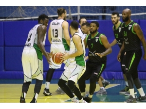 Tbl 1. Ligi: Akhisar Belediyespor: 100 - Manisa Büyükşehir Belediyespor: 67