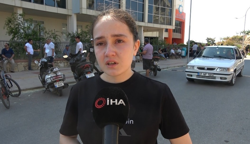 ikamet-izin-belgesinde-uzun-donem-yazmayan-rus-genc-kizin-gozyaslari