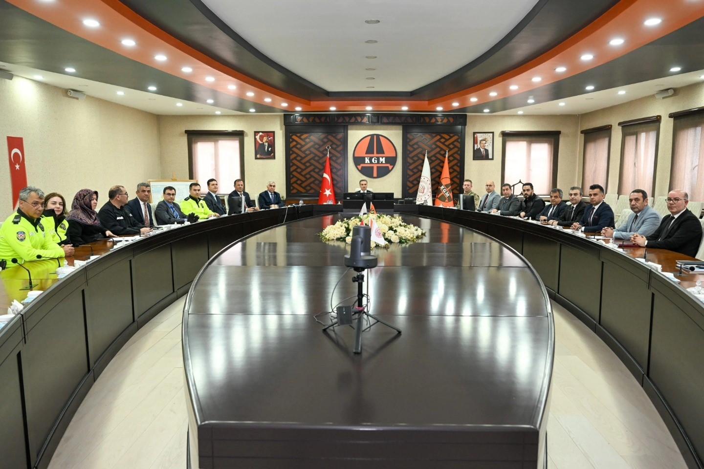 erzurum-da-trafik-guvenligi-zirvesi