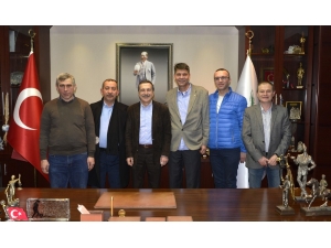 Güvercin Yetiştiricilerinden Ataç’a Ziyaret