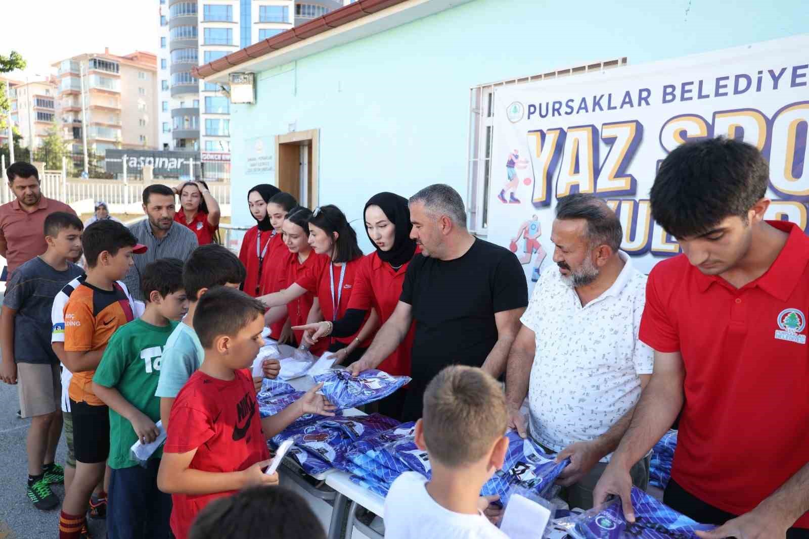 pursaklar-da-yaz-spor-okullariyla-gelecegin-sporculari-yetisiyor