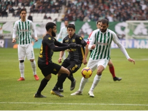 Spor Toto Süper Lig: Atiker Konyaspor: 0 - E. Yeni Malatyaspor: 0 (İlk Yarı)