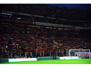 Galatasaray - Trabzonspor Maçını 46 Bin 927 Seyirci İzledi