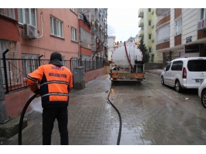 Siirt’te Cadde Ve Kaldırımlar Tazyikli Su İle Yıkanıyor