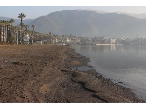 Marmaris’te Deniz Çekilmesi Endişeye Neden Oldu