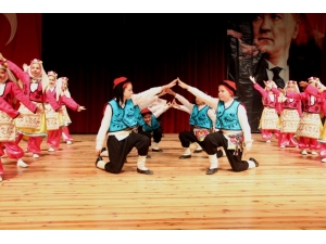 Konak’ta Halk Oyunları Şenliği