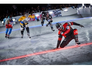 Buzun Üzerinde Kıyasıya Mücadele