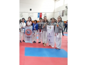 Bilnetli Sporcular Karatede Coştu