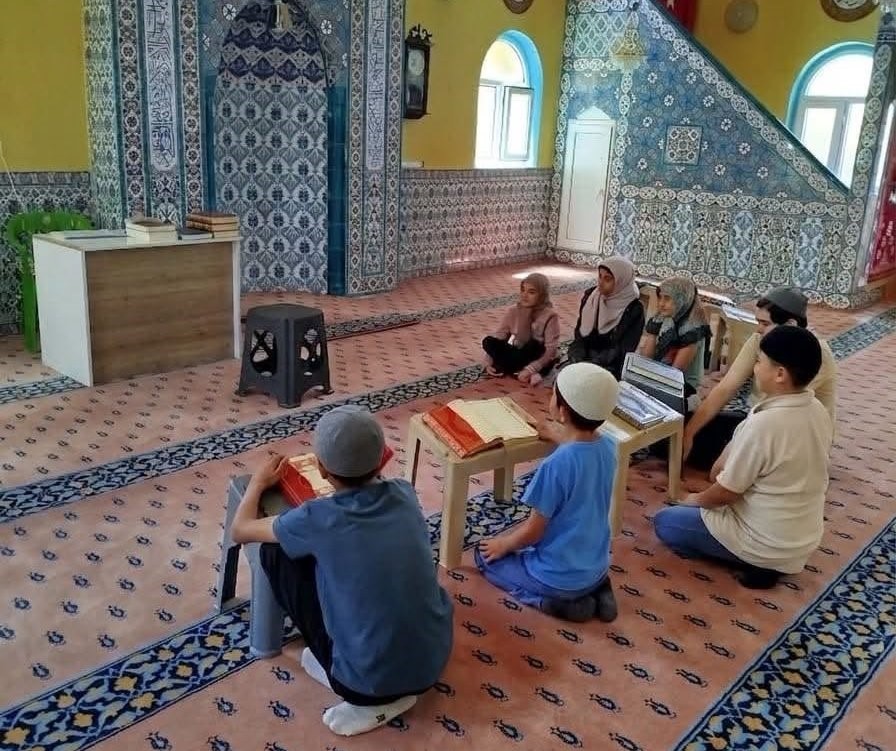 hisarcik-saklar-koyunde-yaz-kur-an-kursu-kapanis-programi-duzenlendi