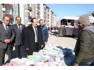 Vali Pehlivan Semt Pazarı Esnafını Ziyaret Etti