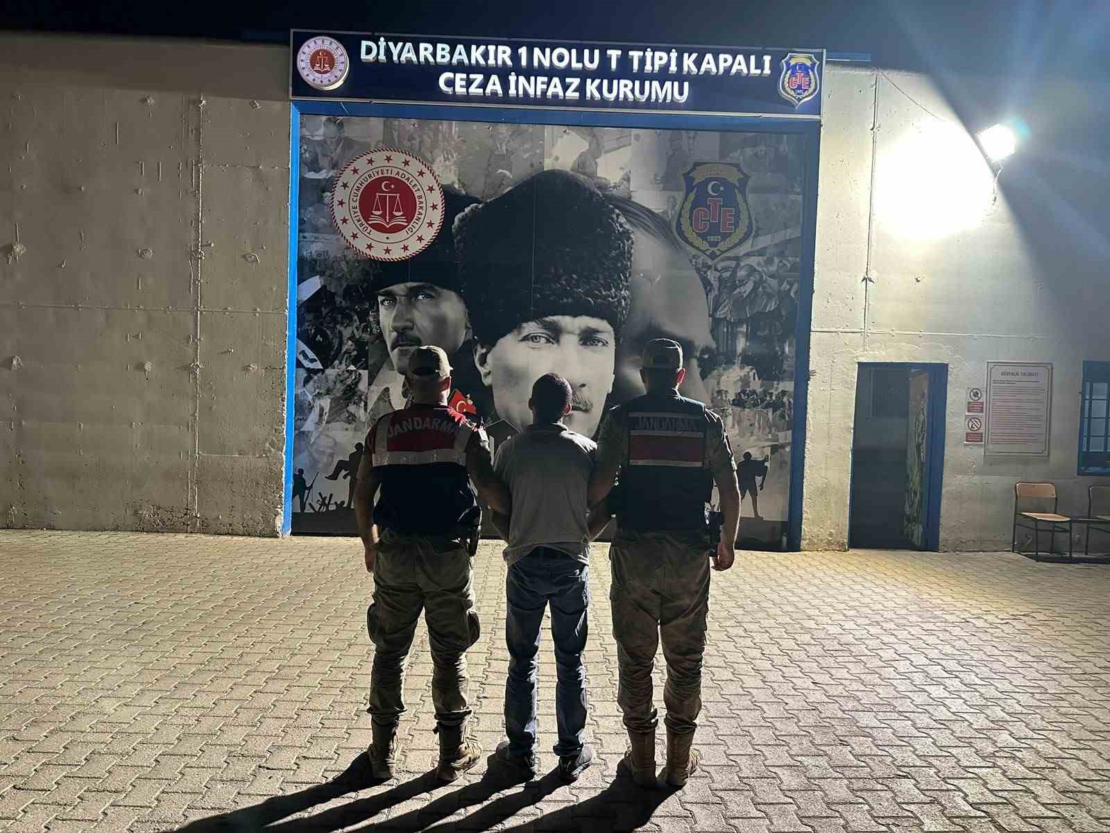 diyarbakir-da-42-suc-kaydi-ve-16-yil-hapis-cezasi-bulunan-zanli-yakalandi