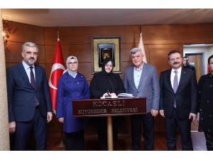 Bakan Selçuk: “31 Mart Akşamı Bir Zaferle Çıtamızı Daha Da Yükseğe Çıkartacağız”