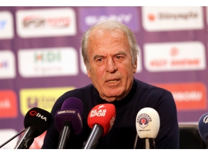 Mustafa Denizli: “Şu An Sendelemiş Durumdayız Ama Düşmedik”