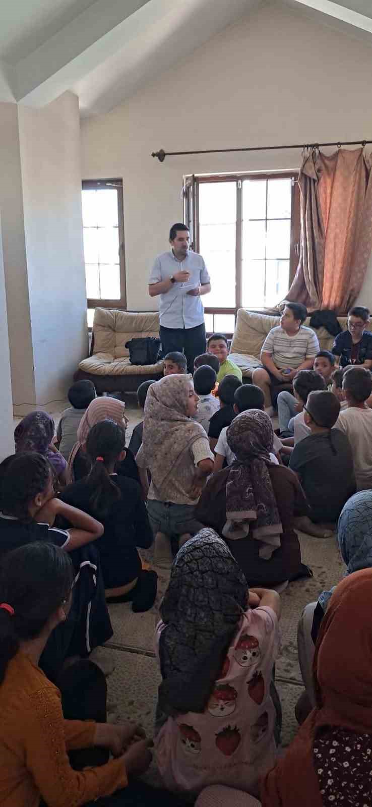 kur-an-i-kerim-kurslarinda-teknoloji-bagimliligi-seminerleri-suruyor