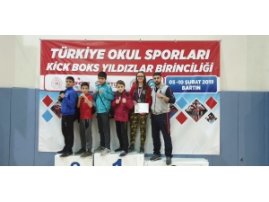 Kick Boks’ta Türkiye Şampiyonu Oldu