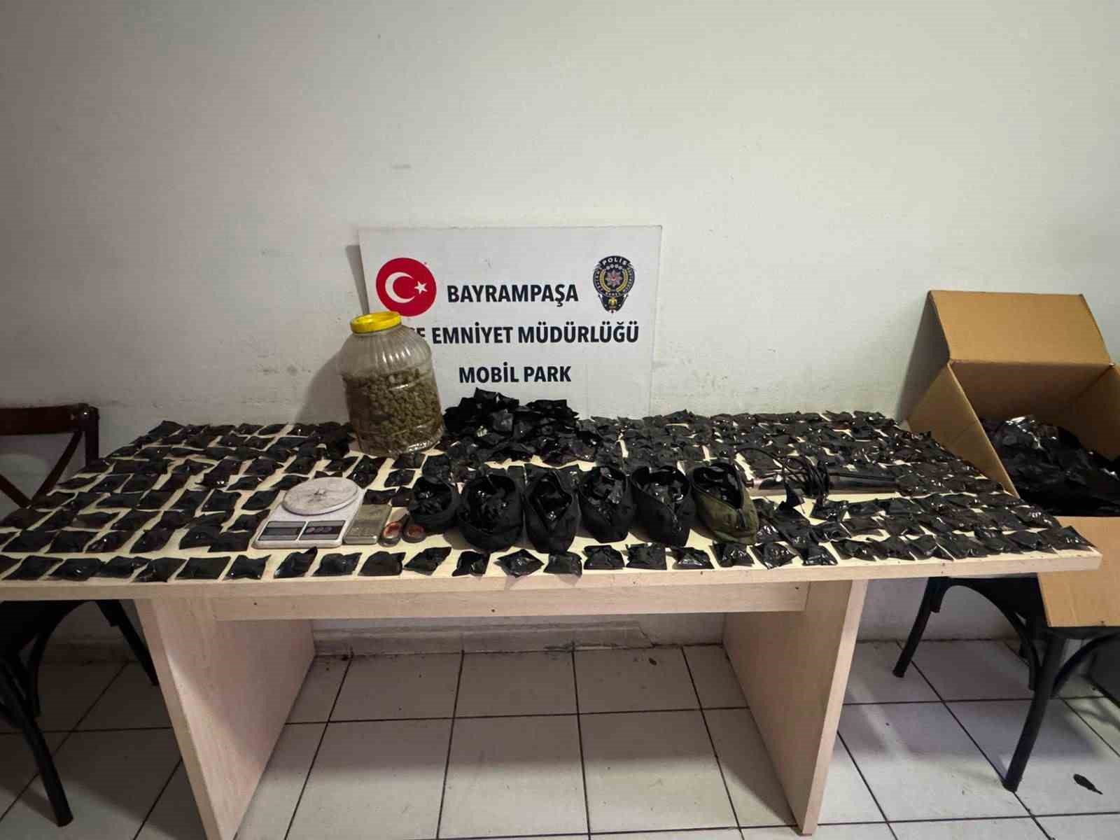 bayrampasa-da-uyusturucu-imalathanesine-baskin-2-kilo-marihuana-ele-gecirildi