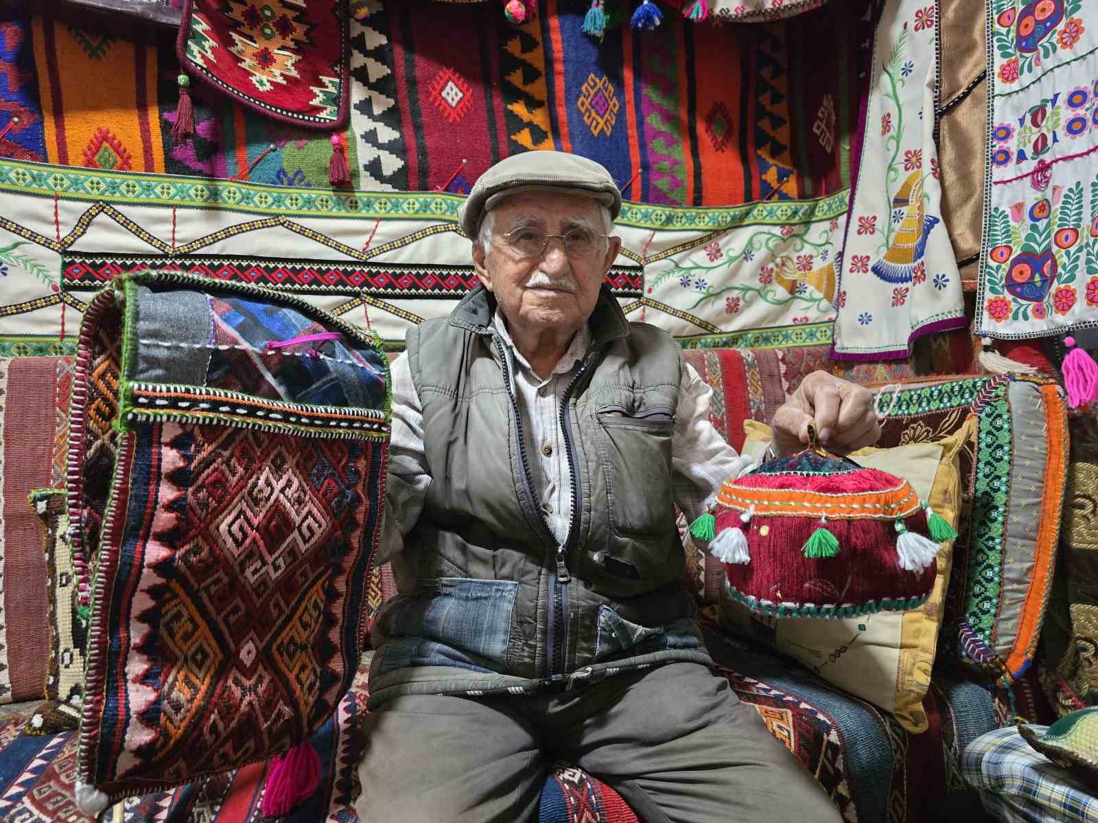 yozgat-ta-el-becerisi-ve-antika-esyalari-hatiralarla-susleyip-evinde-ziyaretcilerini-agirliyor
