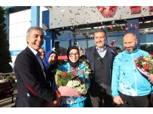 Avrupa Şampiyonu Genç Bayan Karateciye Coşkulu Karşılama