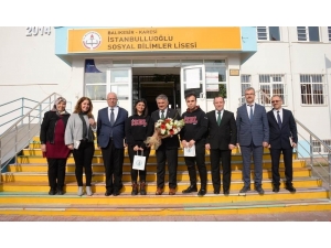 Vali Yazıcı, "Asla Sevmediğiniz Mesleği Seçmeyin"