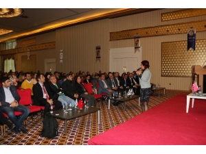 “Başarılı Gelecek İçin Doğru Okul Seçimi” Seminerine Diyarbakırlılardan Yoğun İlgi