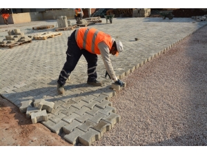 Kartepe’de Yol Çalışmaları Sürüyor