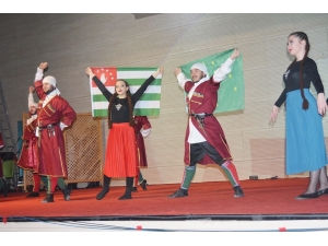 Mersin’deki Kafkaslar Kardeşlik Gecesinde Buluştu