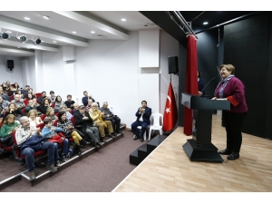 Yazgan, "Bir Tatlı Telaş" İle İzmirlilerle Buluştu