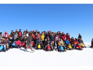 Çocuklar, Kayak Merkezinde Eğlendi