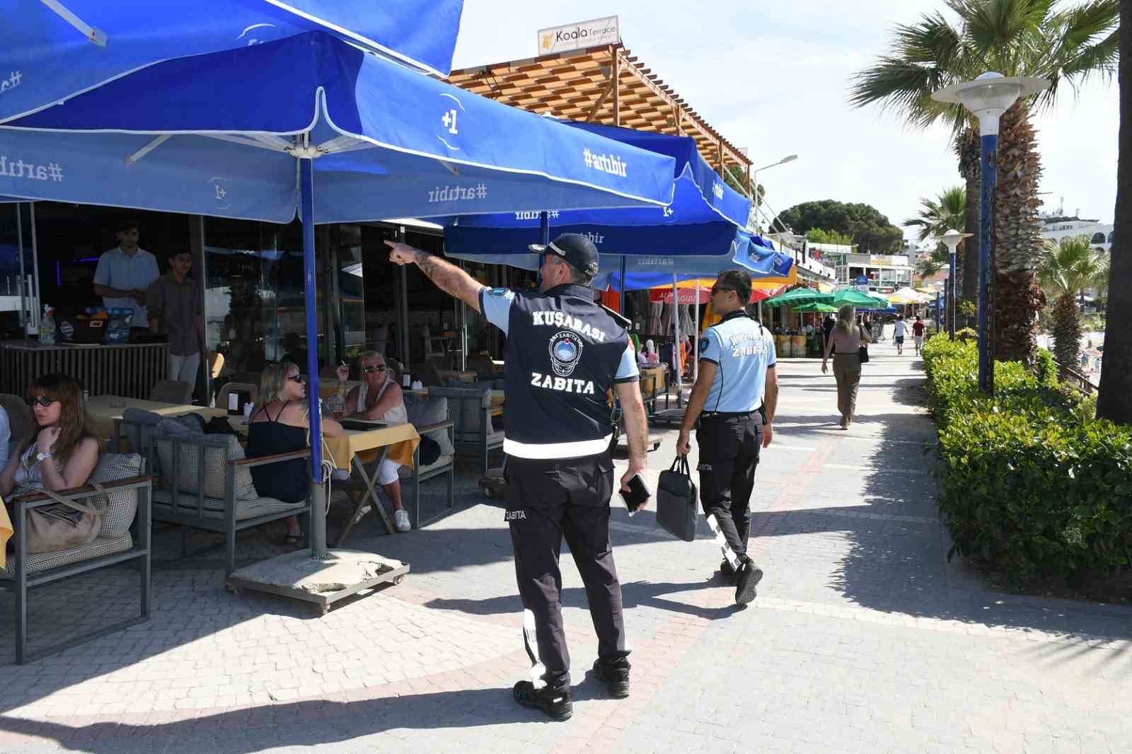 kusadasi-nda-plajlarda-sifir-isgaliye-denetimi-siklasti