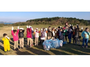 Minikler Sahili Temizledi