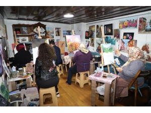 Çivitçioğlu Medresesi Sanat Merkezinde Geleneksel Sanatlara Yolculuk