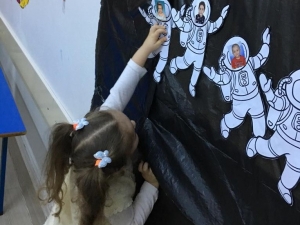 Minikler Uzayı Tanıdı