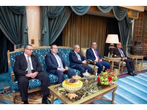 Filistin Devlet Başkanı Abbas, Kral Selman İle Görüştü