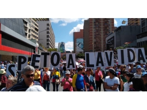 Venezuela’da Maduro Ve Guadio Destekçileri Meydanlarda