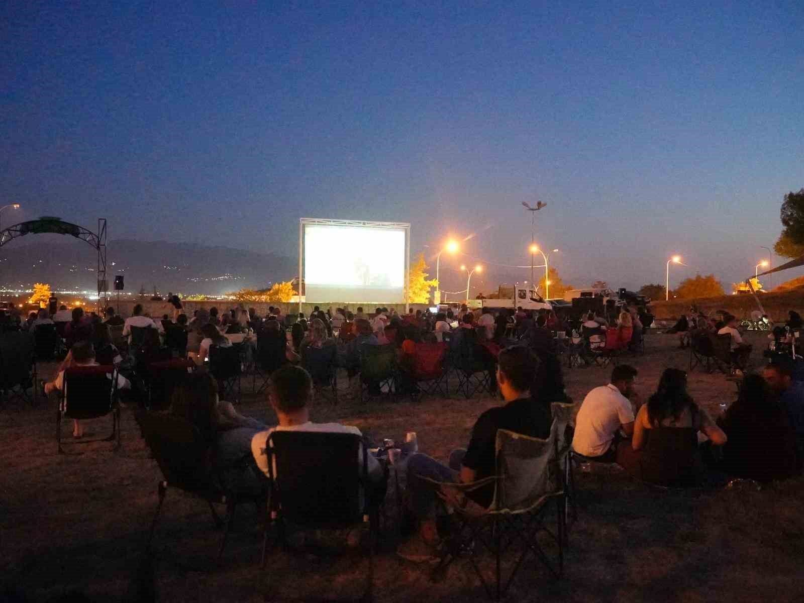 duzce-de-acik-hava-sinema-aksamlari-basliyor