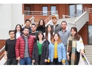 İzmir Ekonomili Gençlerden Münazara Turnuvası