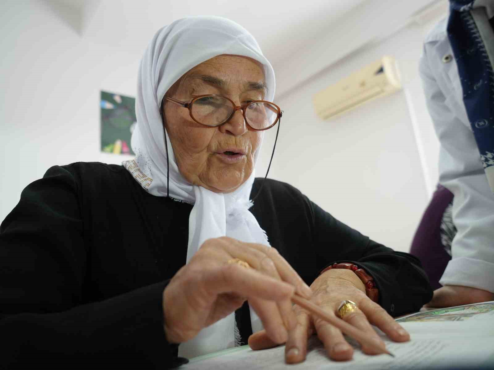 72-yasinda-cocukluk-hayalini-gercege-donusturdu