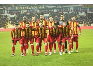 E.yeni Malatyaspor Sahasında Büyüklere Geçit Vermiyor