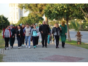 Bir Ayda En Çok Kilo Veren Kadına Spor Ayakkabısı Hediye