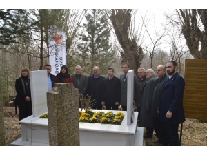 “Çanakkale" Türküsünün Yazarı Halk Ozanı İhsan Ozanoğlu, Mezarı Başında Anıldı