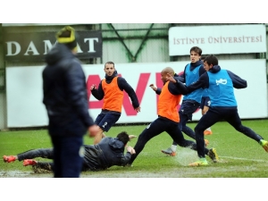 Fenerbahçe, Konyaspor Mesaisine Başladı