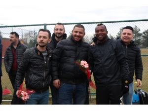 Herkes Sevgilisine Onlar Taraftarı Olduğu Takıma Koştu