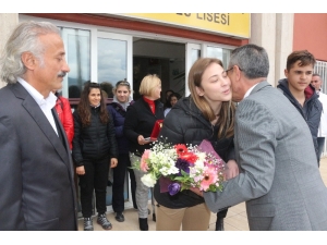 Muaythai Sporcusu İlknur Kurt Ödüllendirildi