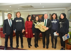 Öğrenciler Müdür Yıldız’la Röportaj Yaptı