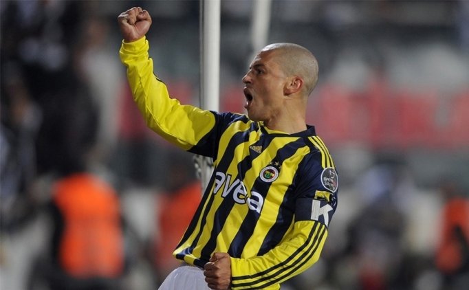 Alex De Souza Yeniden Kadıköy'de